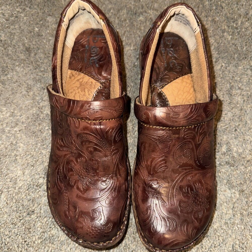 BOC Brown Peggy Floral Embossed Faux Leather Slip On Clogs Sz 7.5/38.5 Nursing